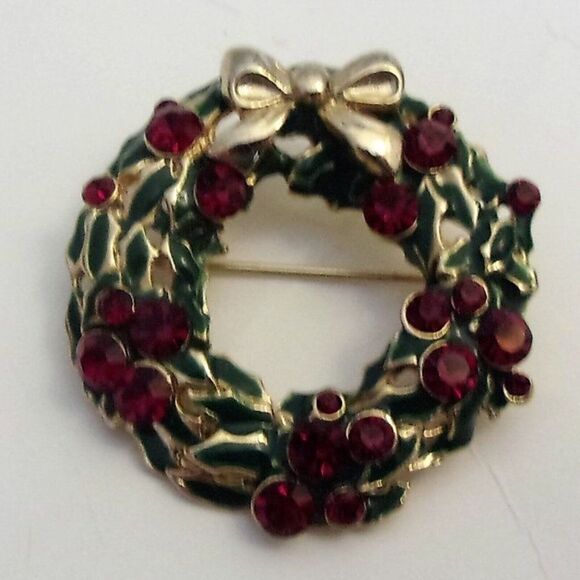 Set of 3 Christmas Pins Tree Wreaths Red Gold Green - Picture 2 of 8